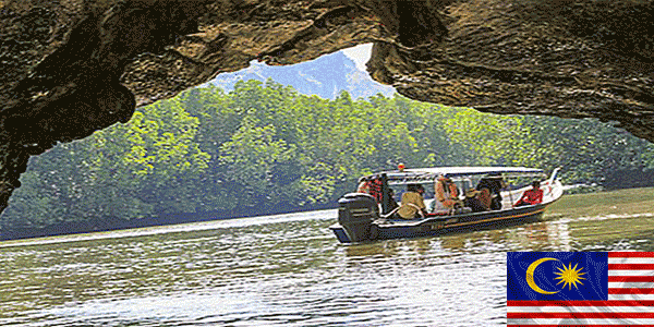 محمية سمنجو الطبيعية (Semenggoh Nature Reserve):